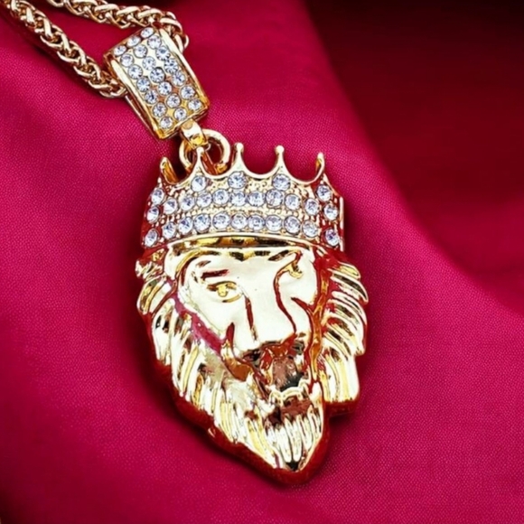 *NEW!* 18K Yellow Gold King Leo Pendant and Chain - Picture 1 of 16
